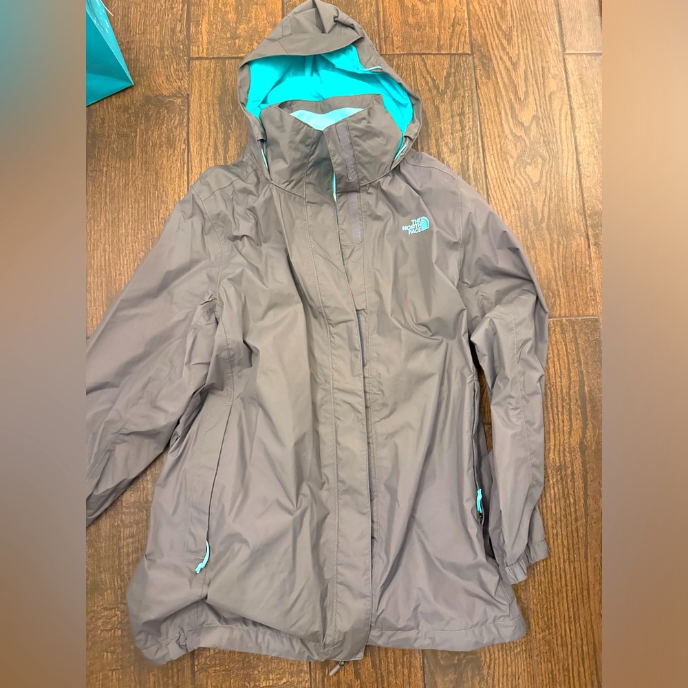 The North Face women’s wind breaker